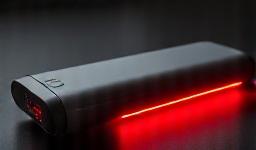 Portable red light therapy device