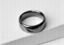 Oura Ring on a neutral background